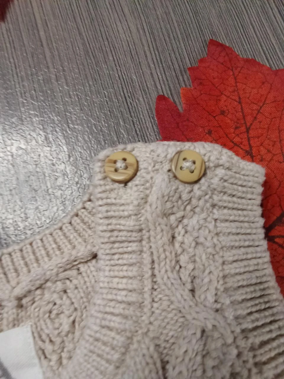 Beautiful beige sleeveless C&A sweater 6-9 months – photo 4